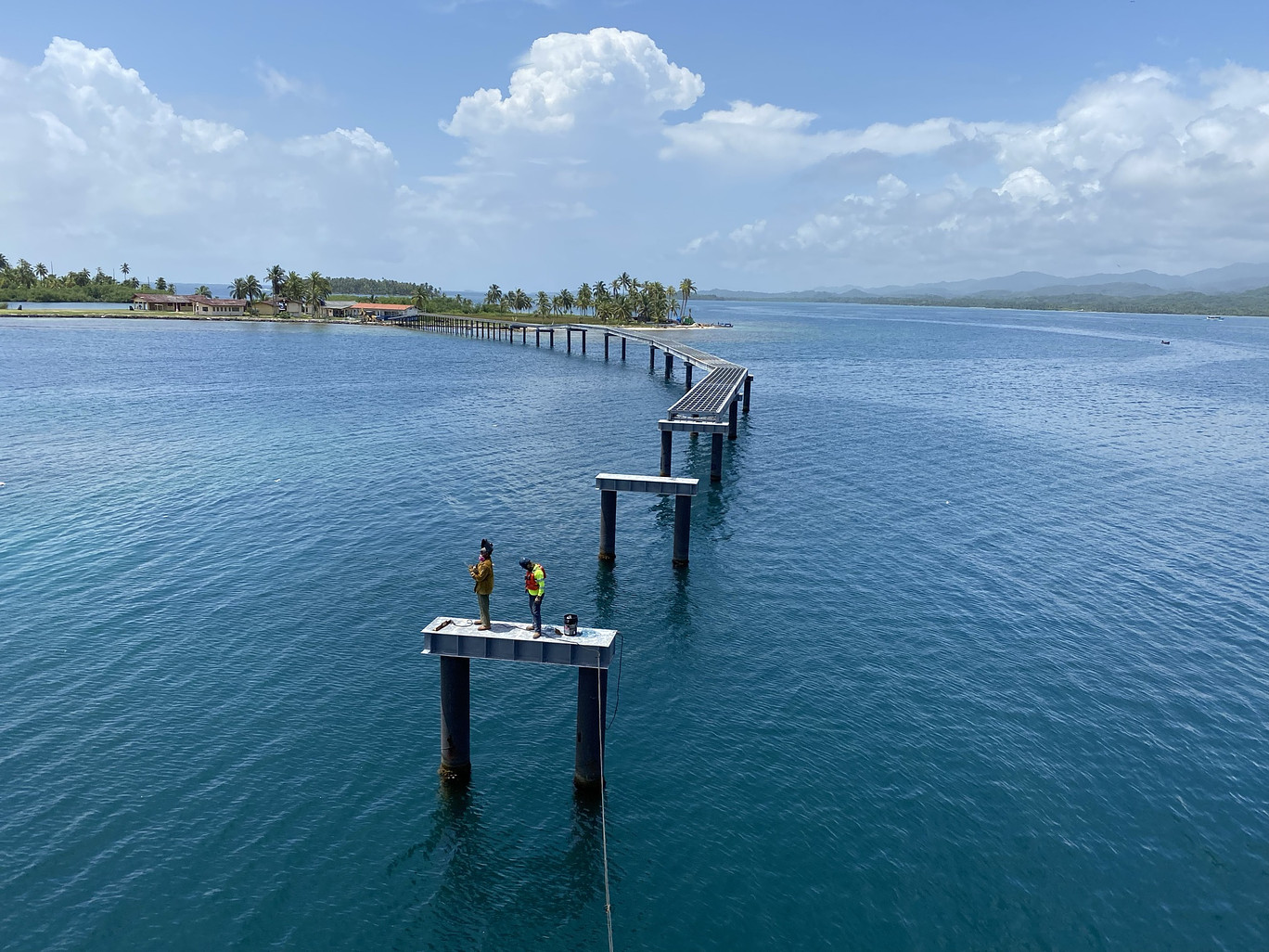 Puentes peatonales marinos entre islas